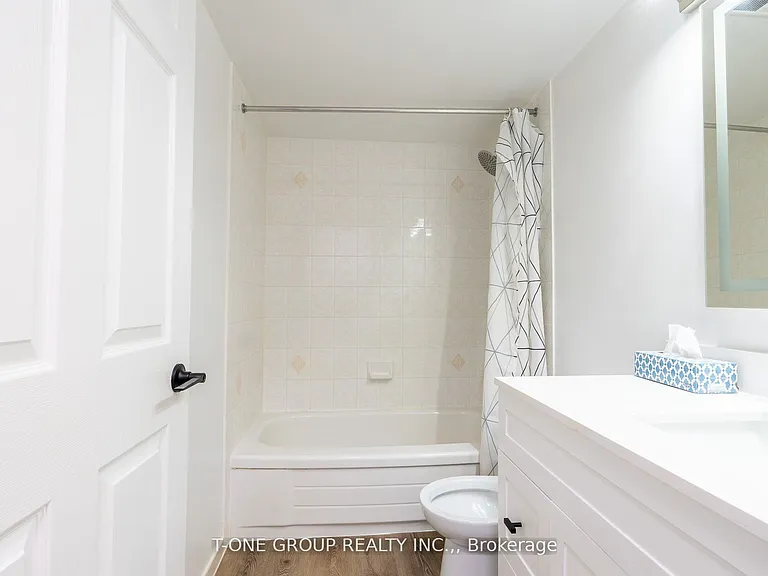 29 Pemberton Ave #605 — Photo 17
