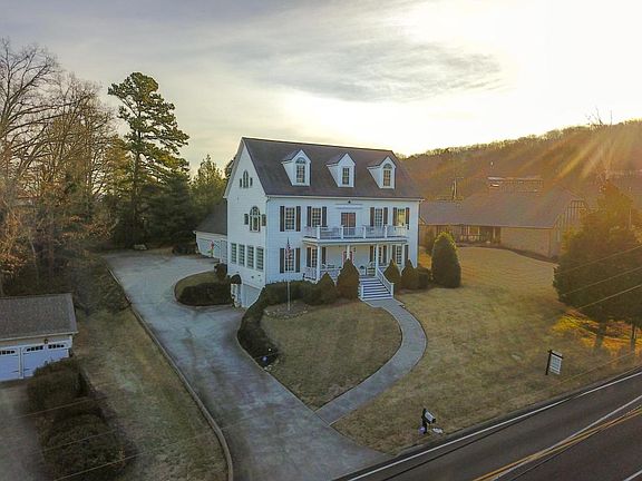 4th image of 6814 Beaver Brook Dr