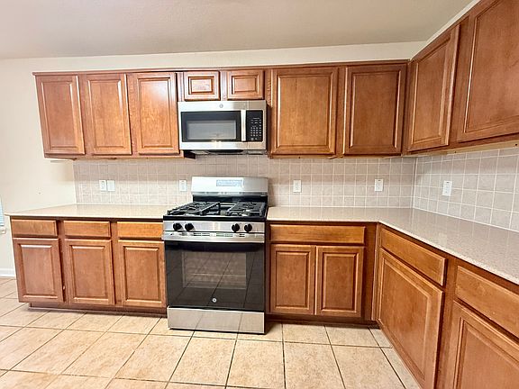 3rd image of 431 Mantova Dr