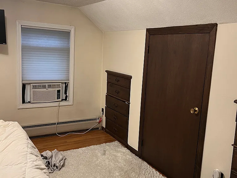 11 Watson St #WHOLE HOUSE — Photo 43