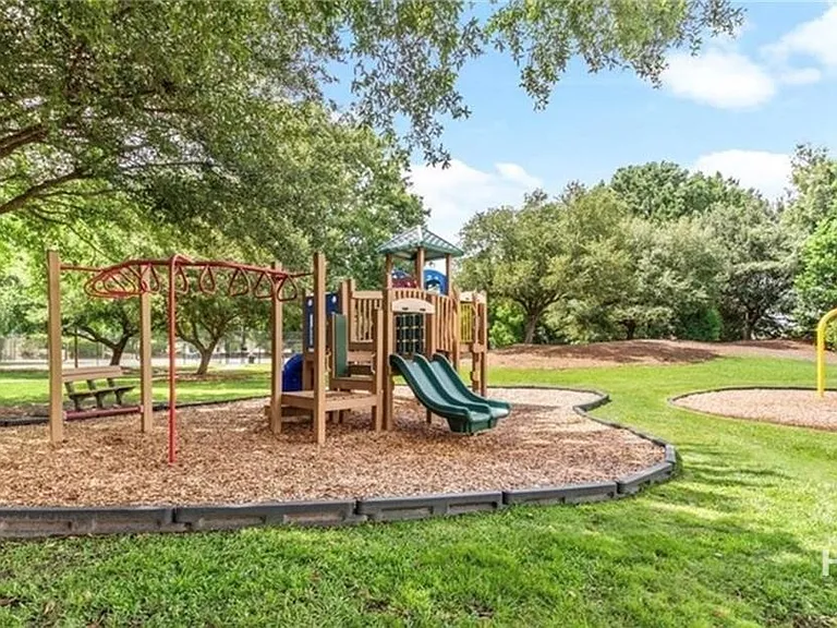 Byron Dr — Photo 22