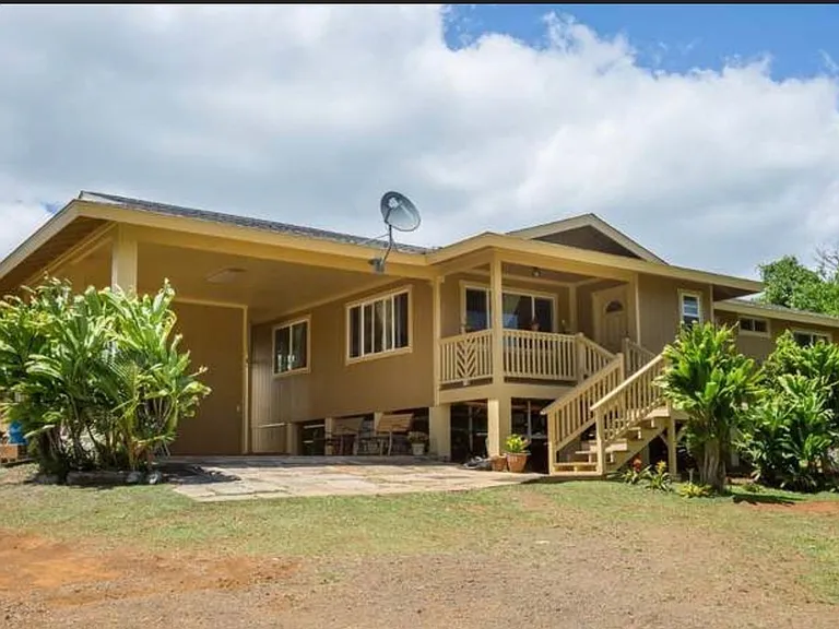 3409 Lauoho Rd — Photo 1
