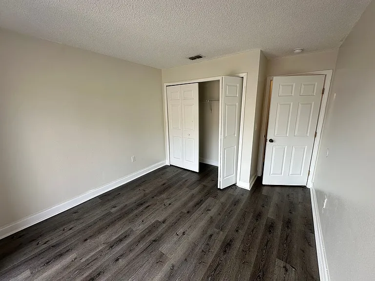 8824 Coral Palms Ct #B — Photo 21