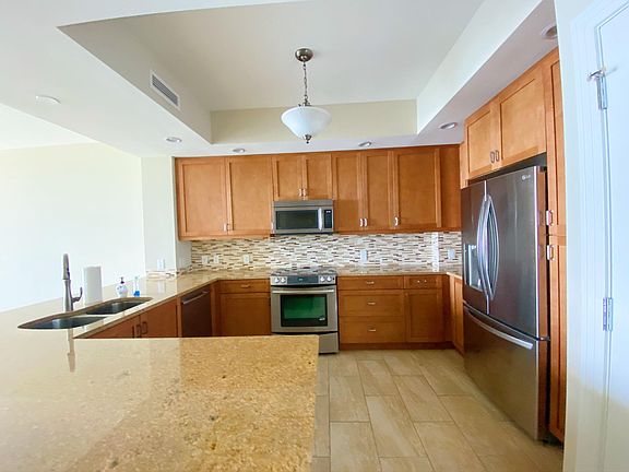 2nd image of 1325 Snell Isle Blvd NE