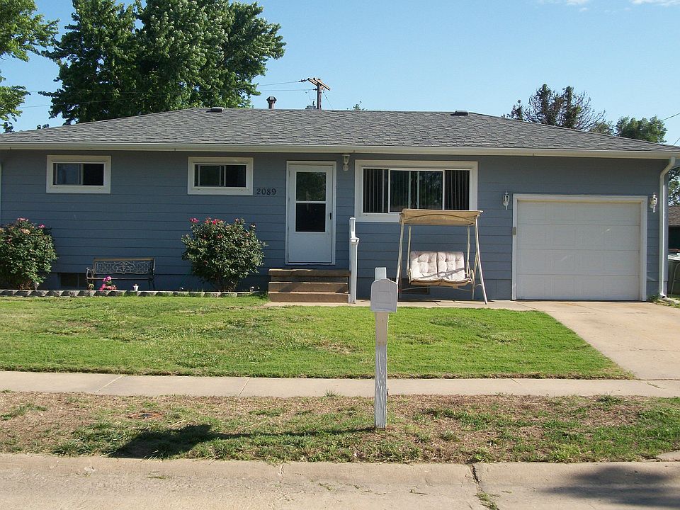 1st image of 2089 Page Ave