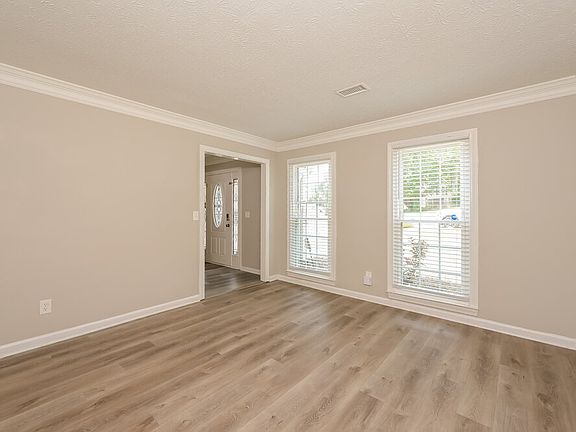 4th image of 1070 Hunters Creek Ct
