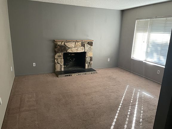 5th image of 8595 La Riviera Dr