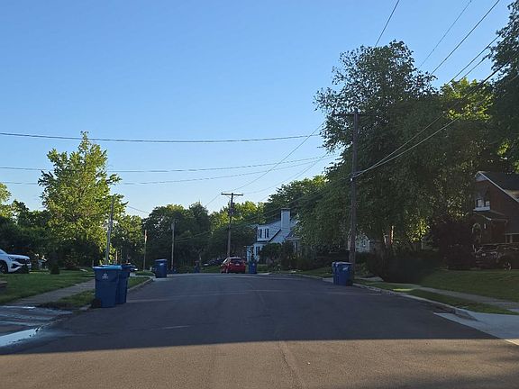 4th image of 109 Douglas Dr