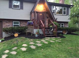 2 Saint Moritz Circle Ext, Willington, CT 06279