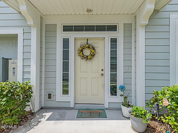 4th image of 385 RICHMOND Drive