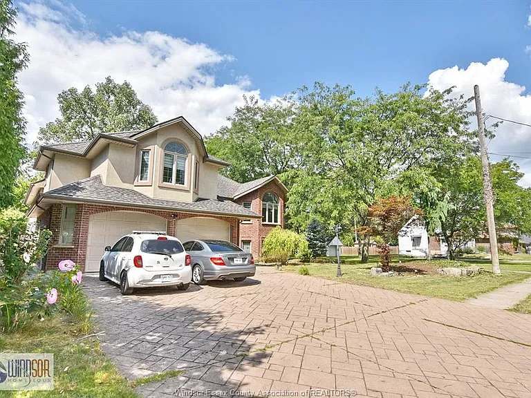 4305 Casgrain Dr #UPPER — Photo 3