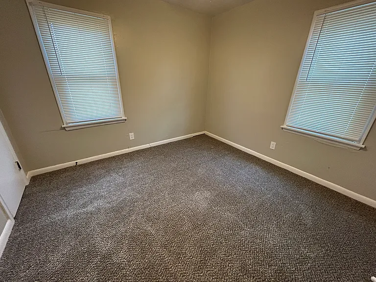 1021 S Dwight St — Photo 6