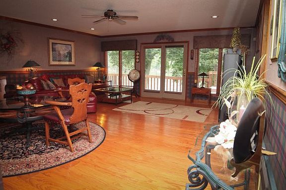 3rd image of 768 Lake Point Dr