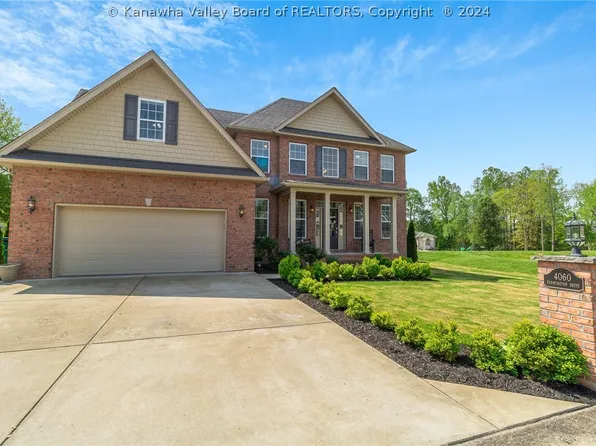 4060 Farmington Dr, Hurricane, WV 25526