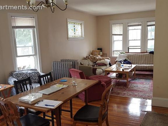 3rd image of 32 Burnham St #3BD