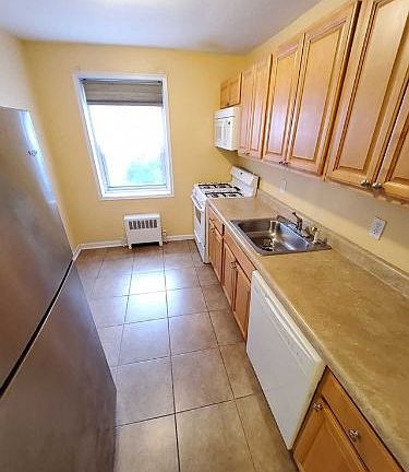 5th image of 2330 Linwood Ave #2D-302D
