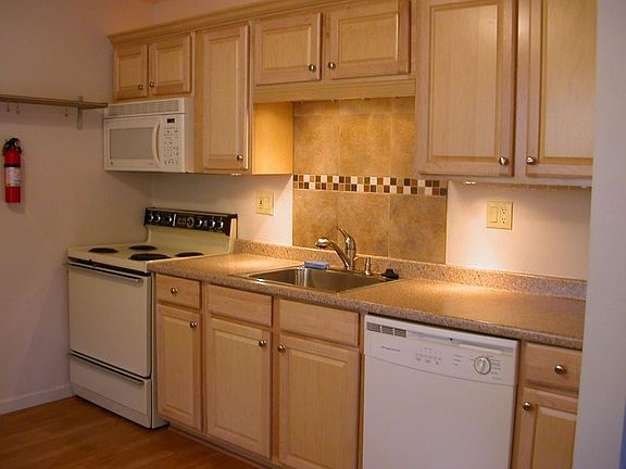 3rd image of 103 Allen Dr