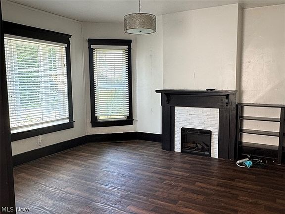 3rd image of 305 Virginia St