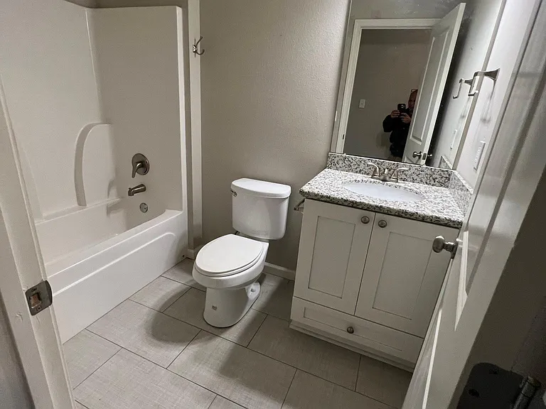 13712 Fox Hill Dr — Photo 36