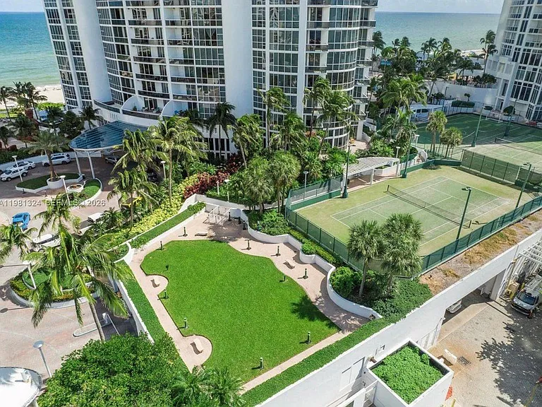 18101 Collins Ave #401 — Photo 38