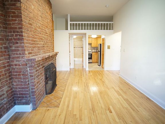 3rd image of 36 W 75th St #4