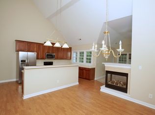 107 Beeley Ct, Cary, NC 27519
