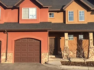 3 bed, 2.5 bath, 1350 sqft, $1,775 — Photo 1