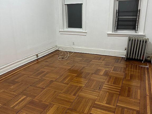 2nd image of 731 Arnow Ave #5