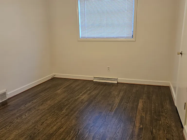 1508 Whitehall St — Photo 5