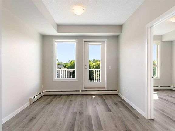 4th image of 1605 W 17th St SE #223