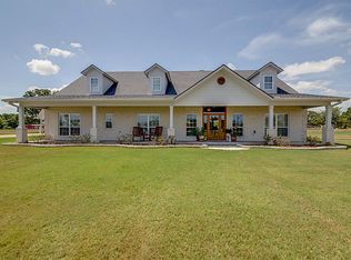 8527 Silverado Trl, Hearne, TX 77859