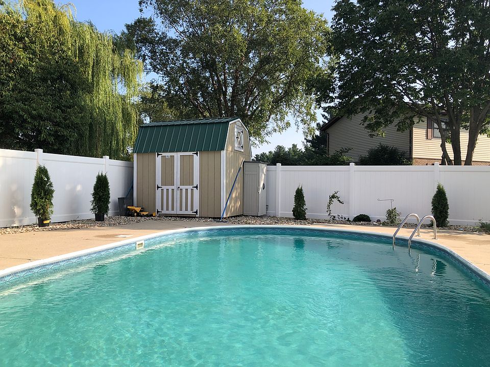 1st image of 132 Pierce Blvd