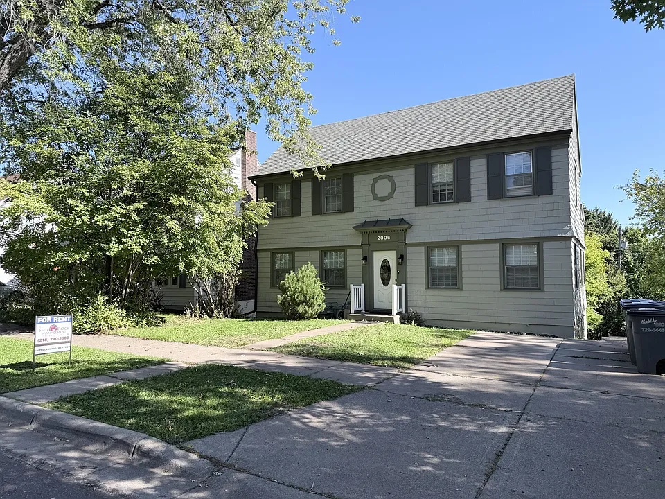 2006 E 2nd St