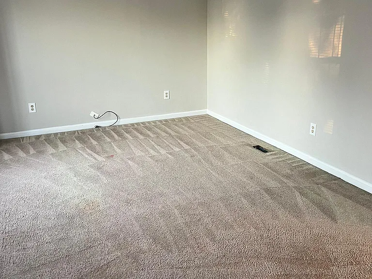 503 Randolph St — Photo 4