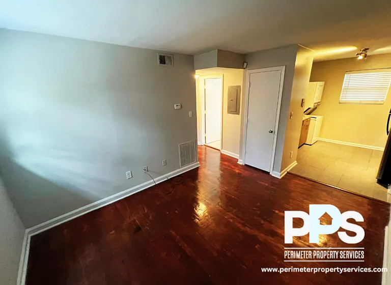 221 Lampkin St NE #6 — Photo 4
