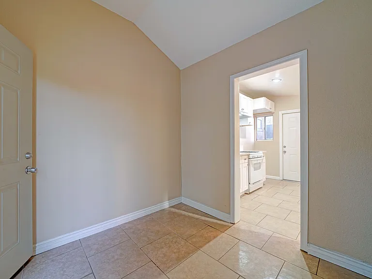 8940 Live Oak Ave #B — Photo 14