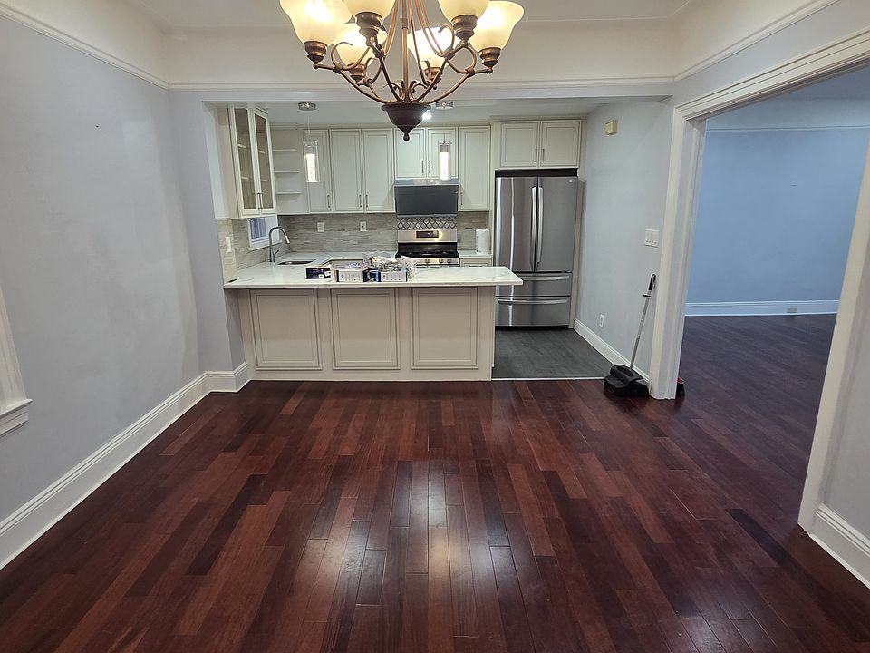 1st image of 250X 169th St Floor 1