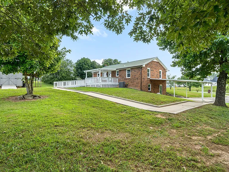 4151 Chapel Hill Rd — Photo 19