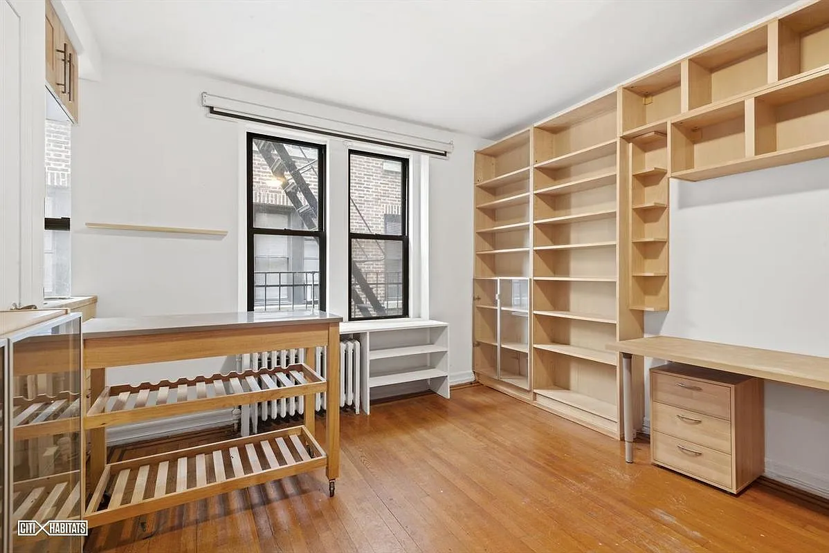 300 8th Ave APT 4K photo 1