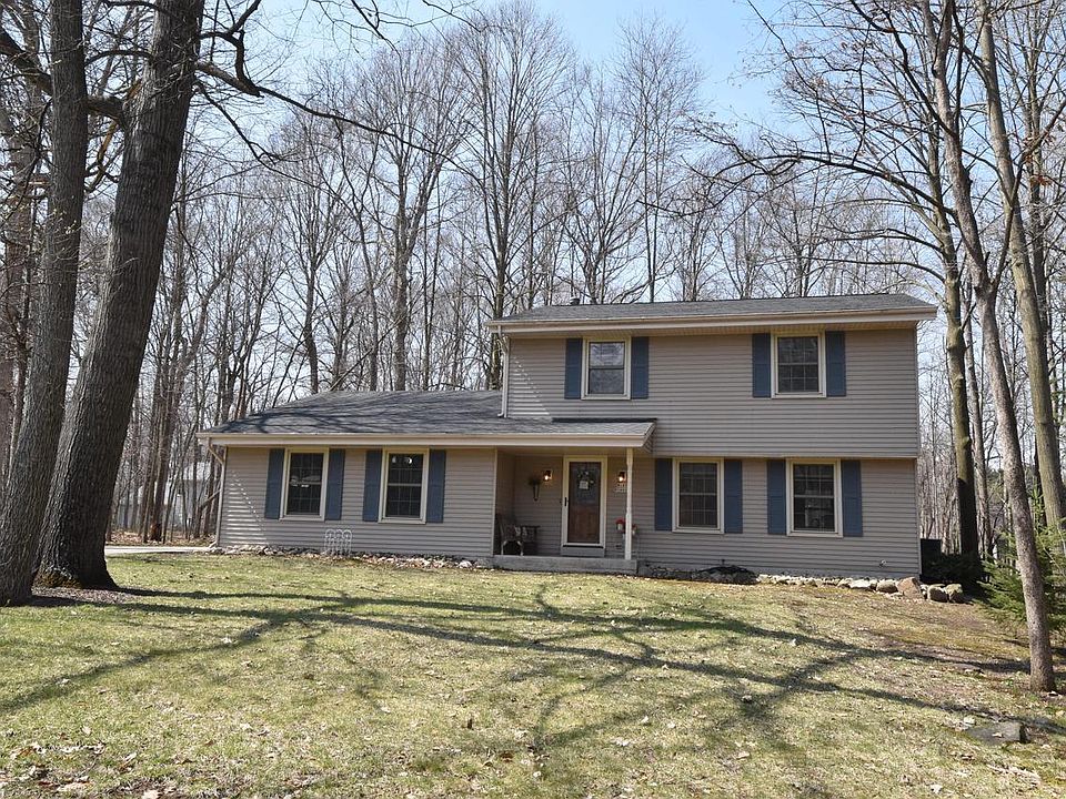 1st image of W197N16455 Hawthorn CIRCLE