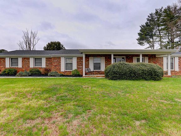 2nd image of 3901 Janice Dr