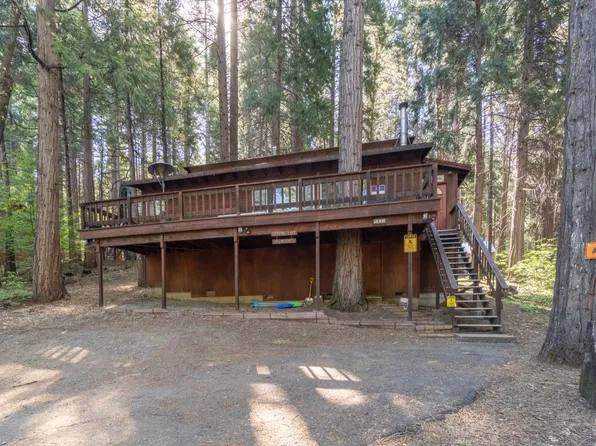 2457 Middle Dr, Arnold, CA 95223