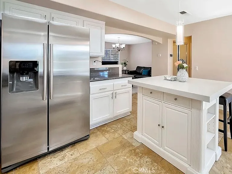 34 Santa Monica St — Photo 11