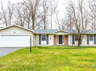 3 Fairfield Dr, Fairport, NY 14450