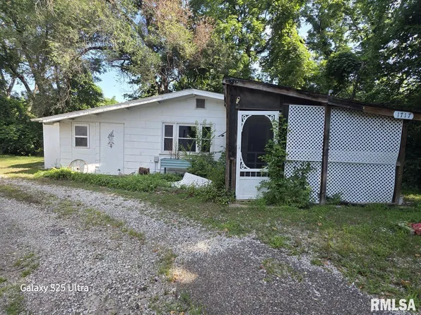 1717 N 4th St, Quincy, IL 62301