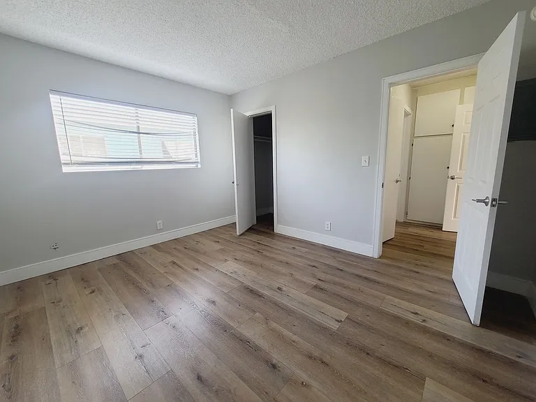 13425 Vanowen St — Photo 7