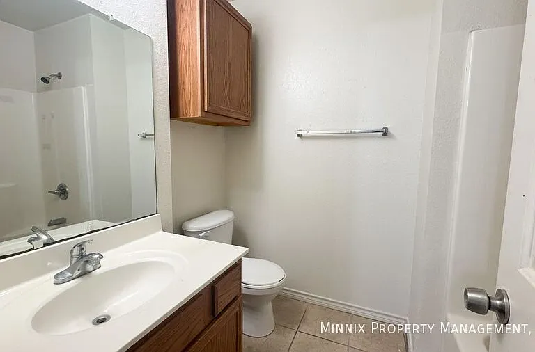 5415 Marshall St #B — Photo 17