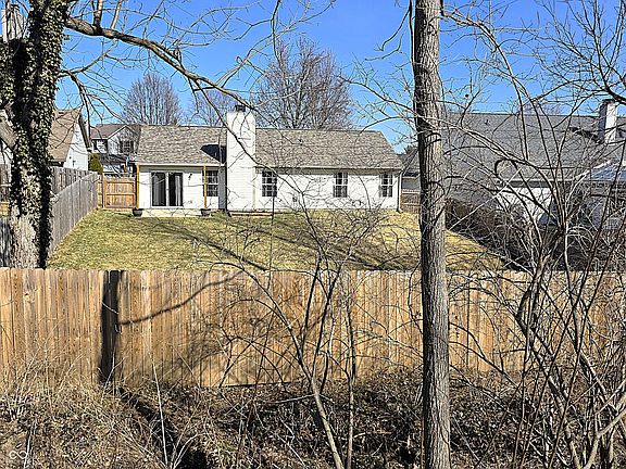 2nd image of 7009 Thousand Oaks Ln