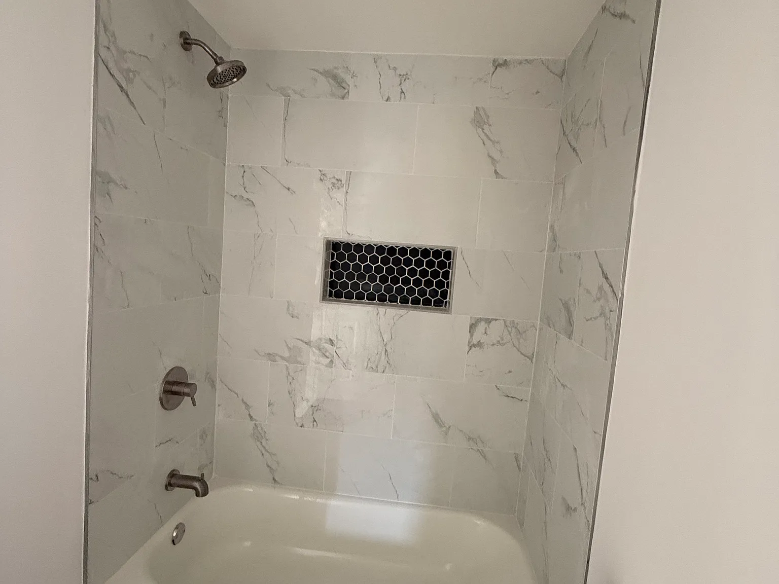 3 bed, 1350 sqft, $1,600 — Photo 3