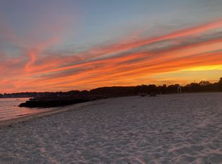 68 Hillcrest Rd, Niantic, CT 06357